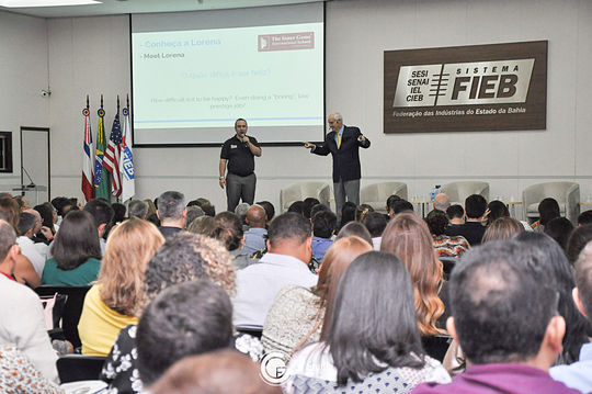 Fotografias da palestra de Tim Gallwey em Salvador Fotografias da palestra de Tim Gallwey em Salvador